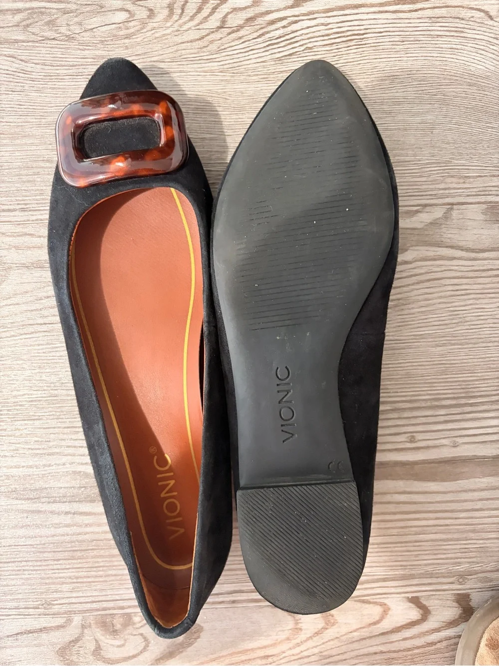 VIONIC BLACK SUEDE LOOK POINTED TOE FLATS WITH TORTOISESHELL BUCKLE, SIZE 7.5 - Picture 5 of 7